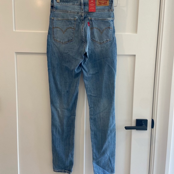 Levi’s 721 High Rise Skinny Jeans - Picture 2 of 3